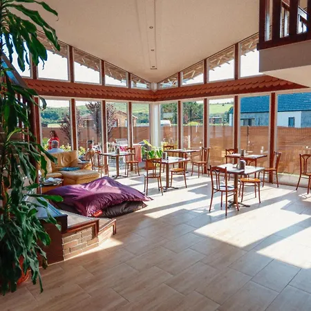 Megnyugtat-lak Apartmanhaz Bed & Breakfast Demjen