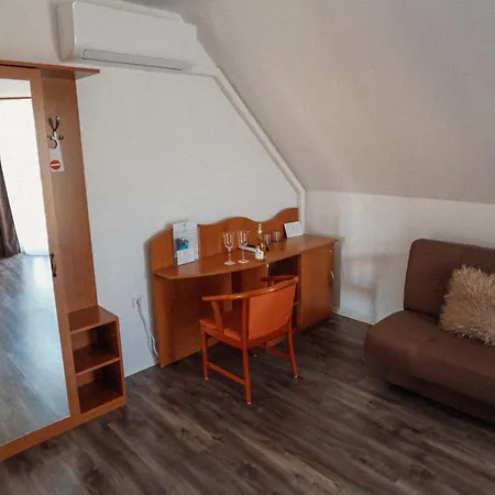 Megnyugtat-lak Apartmanhaz 3*
