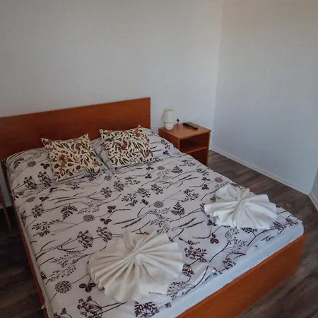 Megnyugtat-lak Apartmanhaz