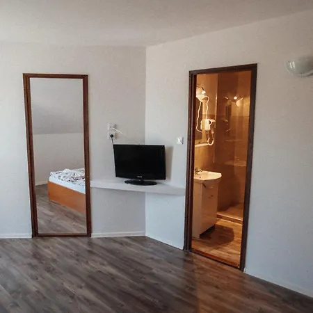 Megnyugtat-lak Apartmanhaz Frühstückspension
