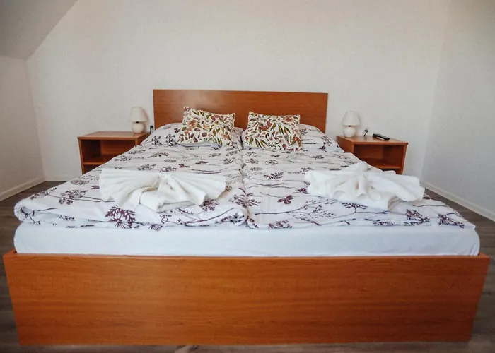 Megnyugtat-lak Apartmanhaz לינה וארוחת בוקר